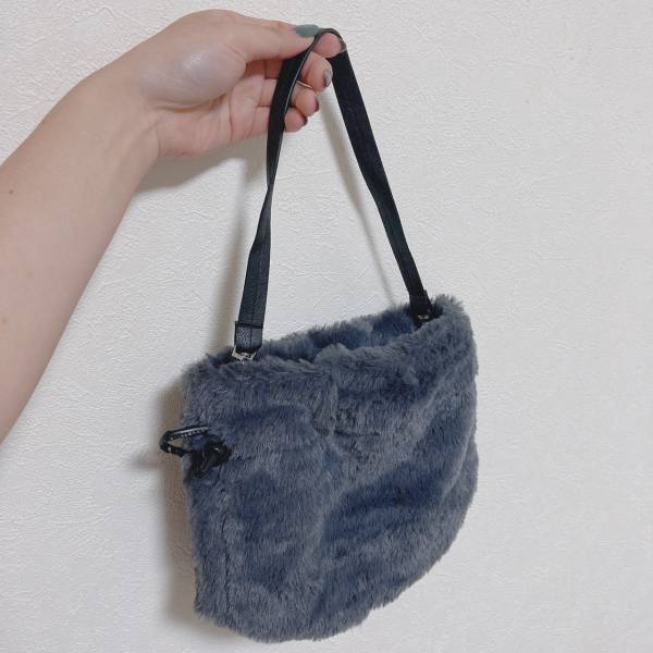 ふわふわモコモコで可愛い♡【ダイソー】「たくさん入る」”エコファー巾着トートバッグ”特集