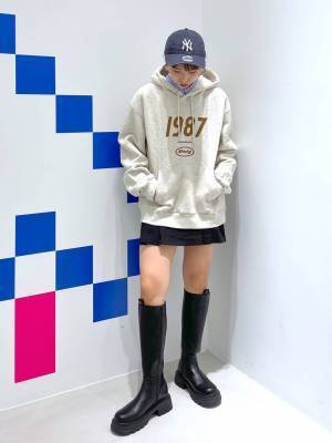 罪深いかわいさ♡【旬コーデ】オシャレさんは今年も「ミニ丈 × 黒ロングブーツ」に夢中！