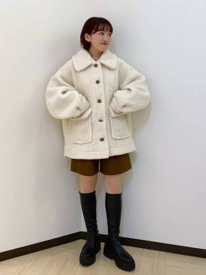 罪深いかわいさ♡【旬コーデ】オシャレさんは今年も「ミニ丈 × 黒ロングブーツ」に夢中！