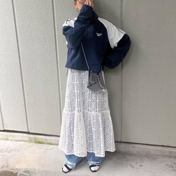 「激アツのReebokとコラボ」【しまむら】「お値段以上」で「感激」した”ナイロンジャケット”