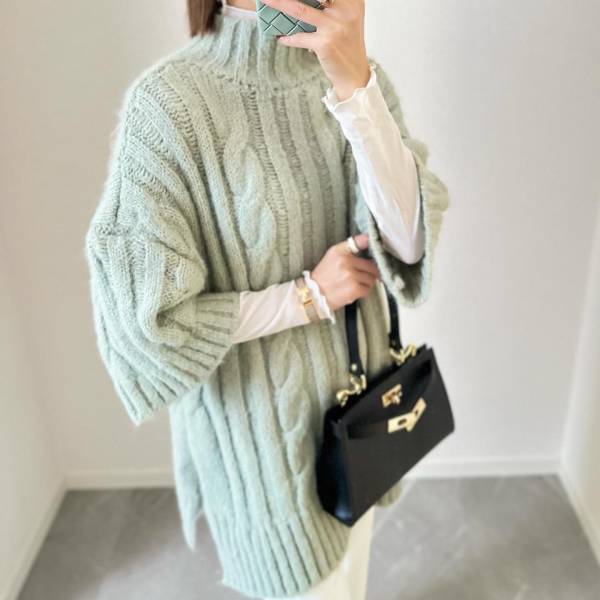 ＜ゆるっと感が大優勝＞「色味」も素敵…♡【ZARA】めちゃ可愛い“グリーンニット”紹介