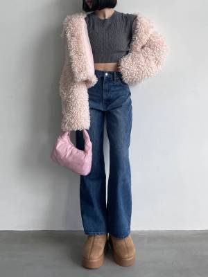 2023秋冬に取り入れたい【カラーアイテム】は？