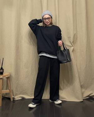 「この秋冬間違いなく頼れる」！！【ユニクロ】アップデートして帰ってきた！12色展開の”スウェットシャツ”