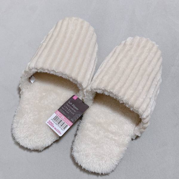 え【ダイソー】スゴすぎない！？「可愛くて優秀」って最高…♡冷え防止！“あったかスリッパ”紹介