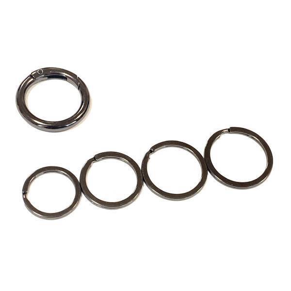 ＜既に品薄！？＞「ラスト1個」だった！「機能的」で超「便利」！【ダイソー】“キーホルダー”紹介