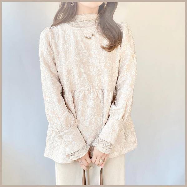 「とんでもなく高見え」でこれは買い！【しまむら】「大人可愛いが詰まった」”花柄ブラウス”4選