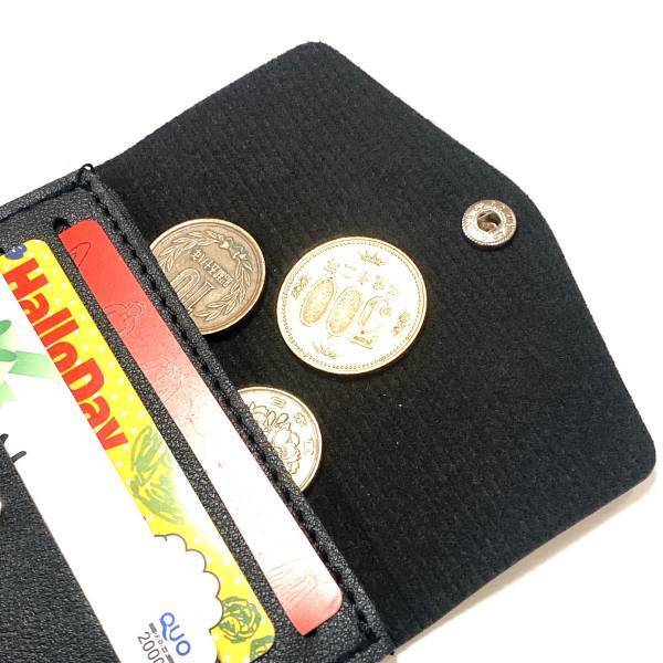 「待ってましたー♡」「もう売ってなかったです」【セリア】シンプルなのに機能的”新作コインケース”がオシャレ！