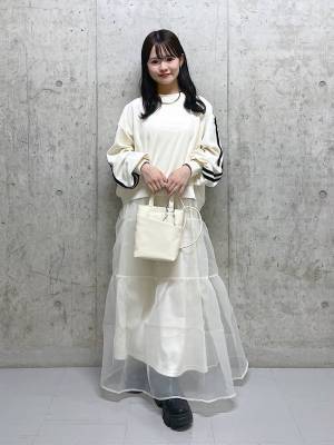 スタッフもリアルバイ‼︎【ローリーズファーム】秋冬大活躍間違いなし♡「ベロアトップス」