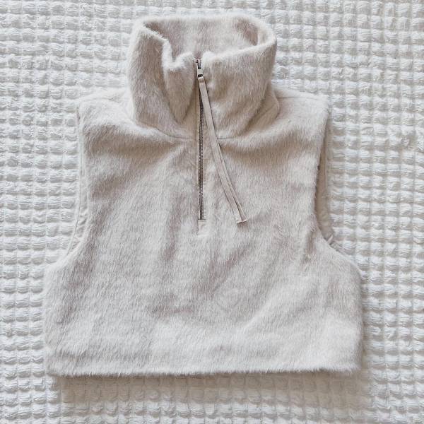 色味も丈も形も「すべて求めてた感じ♡♡」【ZARA】「見た瞬間一目惚れ」した“ふわふわトップス”2選