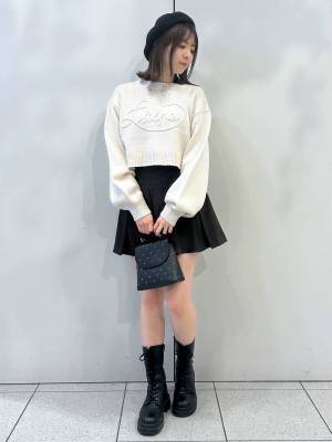 この秋冬、大活躍の予感！！【最旬ニット】カジュアルにも甘めにもなる♡「ロゴニット」