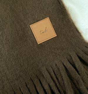 この可愛さと高級感に「買わずにはいられなかった」！！【しまむら】「ヘビロテ確実」な冬の必需品”マフラー”を発見