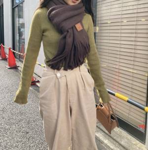 この可愛さと高級感に「買わずにはいられなかった」！！【しまむら】「ヘビロテ確実」な冬の必需品”マフラー”を発見