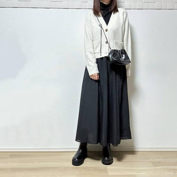 【ユニクロ】で発見！！「形が新鮮」な”カーディガン”はコーデの「バランス」が取りやすい♡