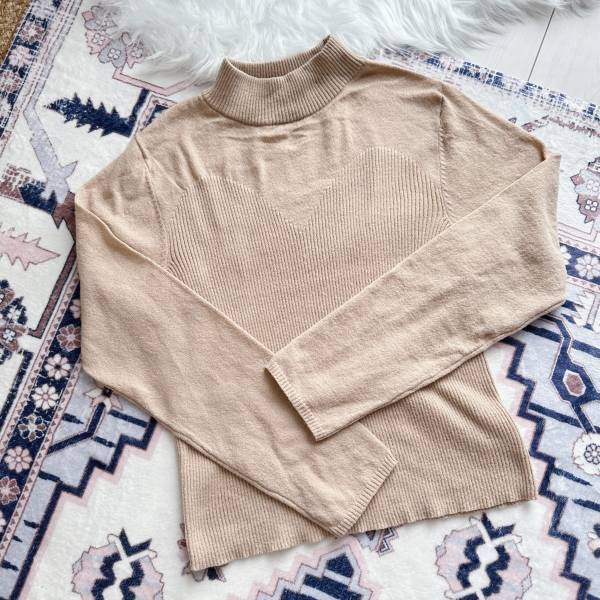 「入手困難」かもっ？！「シンプル」から「一癖」まで♡【しまむら】「レイヤードコーデ」にぴったりの”トップス”3選