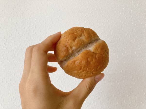 「まるでパン屋さん」の「本格的な味わい」！【セブンイレブン】1袋で1／2日分の食物繊維が摂れちゃう「くるみパン」