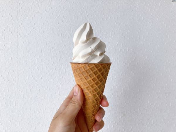 秋の新作アイスは「リピート確定」【ローソン】「ザクザク食感」でウマッ！”イタリアンマロンワッフルコーン”は「上品な甘さ」