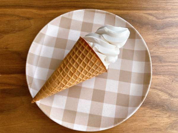 秋の新作アイスは「リピート確定」【ローソン】「ザクザク食感」でウマッ！”イタリアンマロンワッフルコーン”は「上品な甘さ」