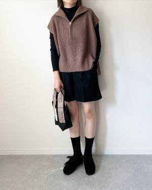 ＜メンズっぽ可愛いが今キテる！＞【GU】脚長効果も♡「タックハーフパンツ」