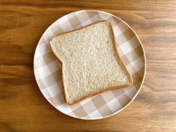 「ヘルシー志向の方」に激推ししたい”食パン”は「しっとりもちもち」【ローソン】毎朝食べたい！「ブラン入り食パン」