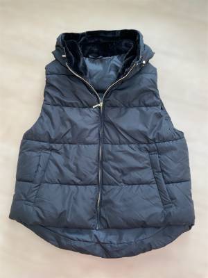 今の「季節」に「オススメ」したいっ！！【しまむら】「暖かく」着られる”ベスト”を紹介！