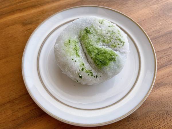 「餡がたっぷり」で幸せ～♡なのに「134kcal」で歓喜！！【セブンイレブン】“宇治抹茶クリーム大福”紹介