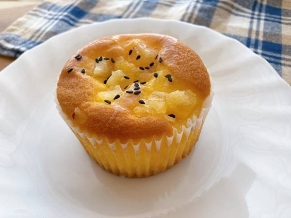 《コーヒーのお供に》「ほくほく」感がたまらない♡【セブンイレブン】「まるでケーキ」な”なると金時のマフィン”