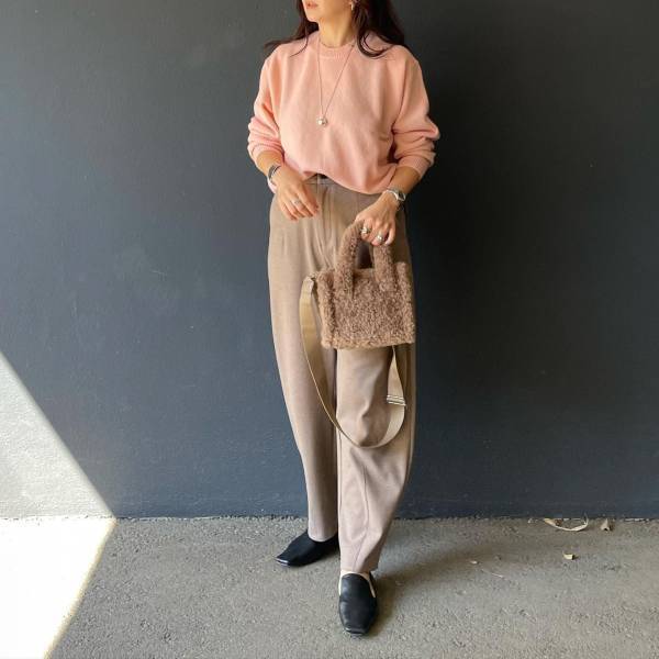 毎年買い足してる人も！【ユニクロ】今季はピンクに注目ッ♡「大人気ニット」