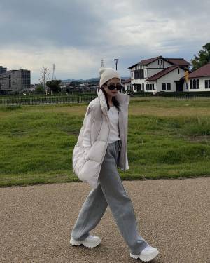 今季大活躍間違いなし!!【GU】軽いのに暖かい♡「ダウンベスト」