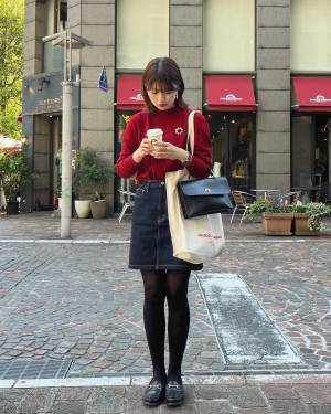 冬デートの主役に♡ こりゃ真似したくなる！ 大人女子の【赤ニットコーデ】