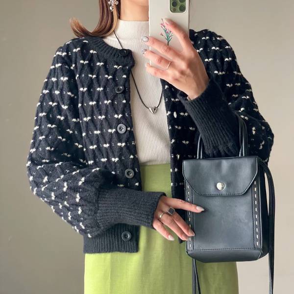 2wayで着れる！大人可愛いニットを【しまむら】で発見♡「季節感」満載の”オシャレカーディガン”