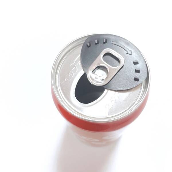 「アウトドア」で使える「便利なアイテム」を【セリア】で発見っ！ホコリを「ブロック」できる”缶の飲み口カバー”