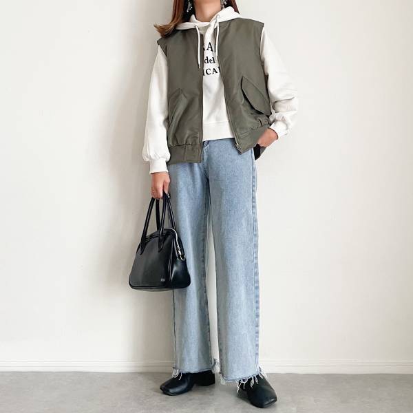 「冬コーデ」はこれに決定っ！【しまむら】”万能ロゴパーカー”で作る「寒さ対策にも」オススメな《オシャレコーデ3選》