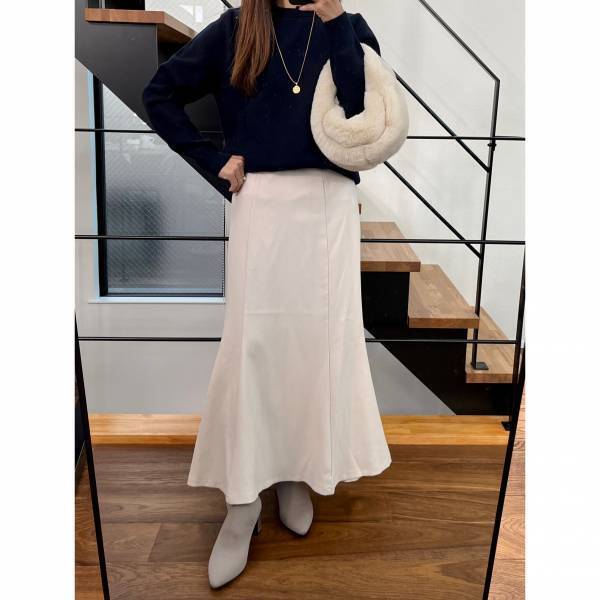 「冬」らしさ満載！！【UNIQLO】「定番」アイテムで作る”セーター×スカート”コーデは映える♡