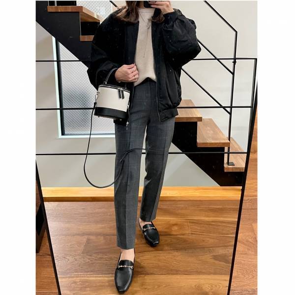 【UNIQLO】さん、さすがすぎる！！「人気」の”スマートアンクルパンツ×アウター”が「相性抜群」！！