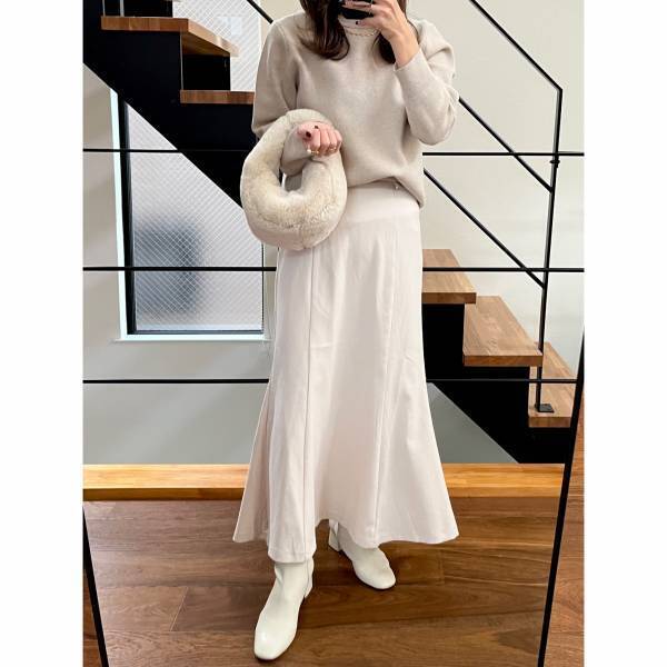 変幻自在の着回し力！！【UNIQLO】の”ホワイトボトムス”は「冬」に穿きたくなる♡