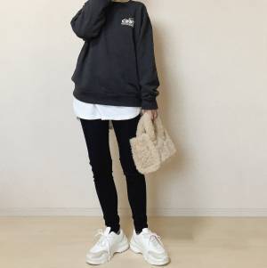 え…「かわいい」♡♡ちょうどいい「丈感」！【ユニクロ】”スヌーピーシャツ”にきゅんです♡