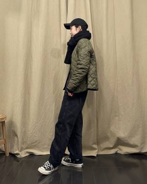 「脚長効果」すごっ！！【ユニクロ】「旬」の”デニム”は「ノンストレス」で「今っぽ」コーデ♡