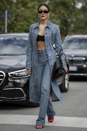 トレンド「レッド」も小物で取り入れれば簡単！ 【ストリートスナップ】