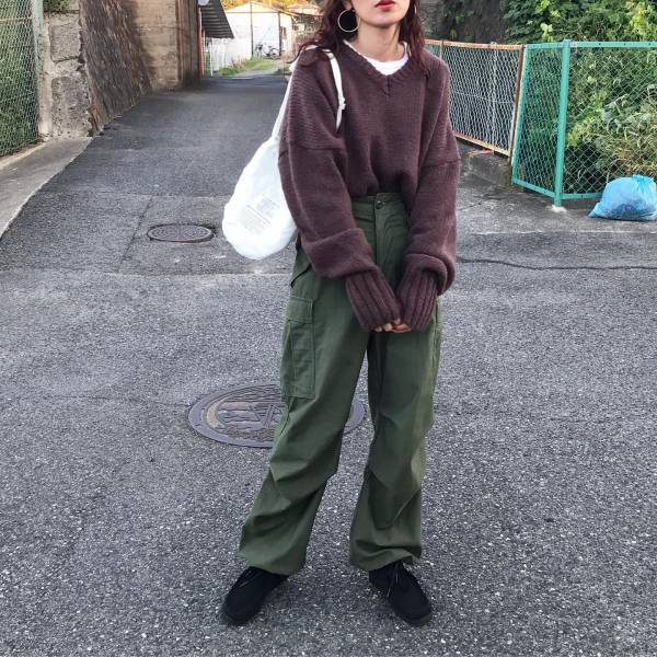 まだまだ着たい！【カーゴパンツ】の「秋冬コーデ」って？