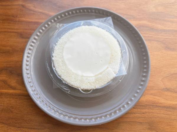 「クリームがたっぷり」で幸せ～～ッ♡「ふわふわ食感」【ローソン】“MILKロールケーキ”が絶品