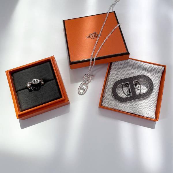 毎日コーデにプラスしたい♡ ながーく愛せる【憧れアクセ】