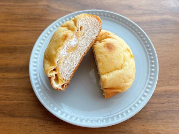 「程よい甘さ」で「おやつ」にぴったり！【ファミリーマート】”シュークリームみたいなパン”が「絶品♪」