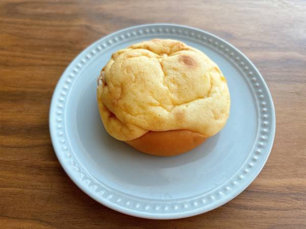 「程よい甘さ」で「おやつ」にぴったり！【ファミリーマート】”シュークリームみたいなパン”が「絶品♪」