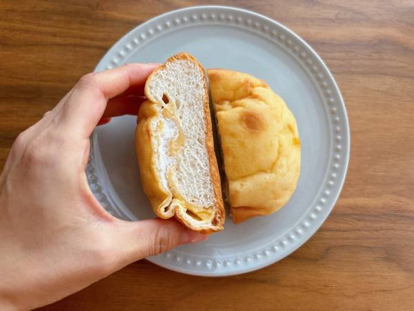 「程よい甘さ」で「おやつ」にぴったり！【ファミリーマート】”シュークリームみたいなパン”が「絶品♪」