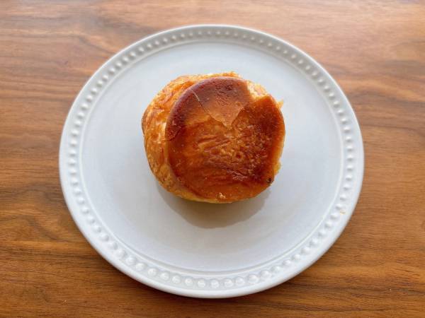 「ずっしり」だから「大満足間違いなし」！【ファミリーマート】”冷やして食べるクイニーアマン”は「想像以上のおいしさ♡」