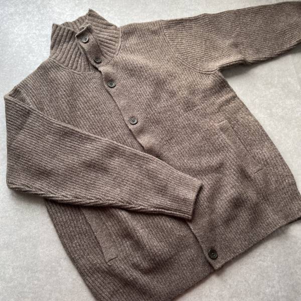 ＜待望の復活＞「かなり人気」で「今年バズっている」！！【ユニクロ】“優秀カーデ”紹介