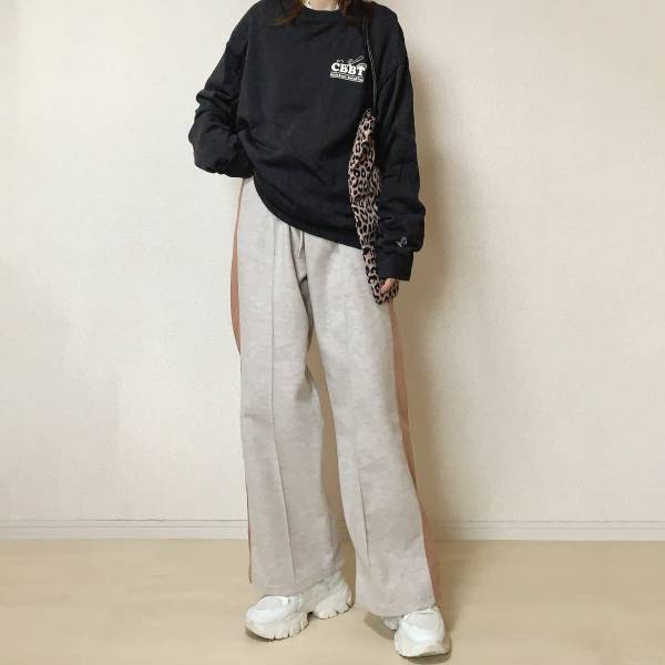 ＜今年大人気＞コレで「1969円」はGETしたい！！【しまむら】「ラクチン」なのに「高見え」“ボトムス”紹介