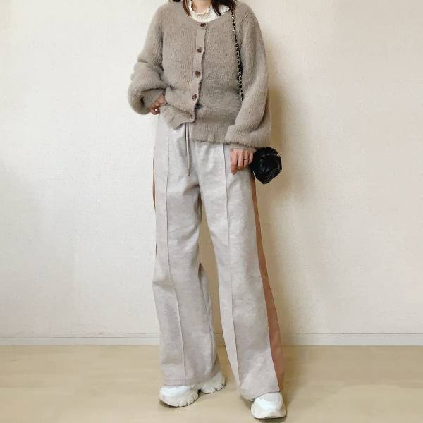 ＜今年大人気＞コレで「1969円」はGETしたい！！【しまむら】「ラクチン」なのに「高見え」“ボトムス”紹介