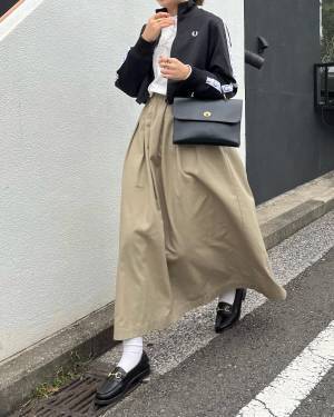 カジュアルと可愛いを両立♡大人女子注目の【トラックジャケット】