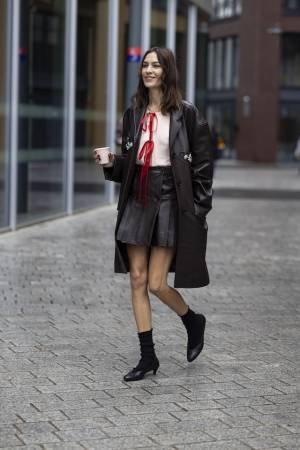 永遠のスタイルアイコン♡アレクサ・チャンの秋冬ガーリーコーデ【ロンドンSNAP】